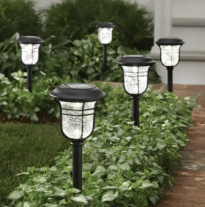 Zvýraznite svoju záhradu pomocou cestných LED svetiel